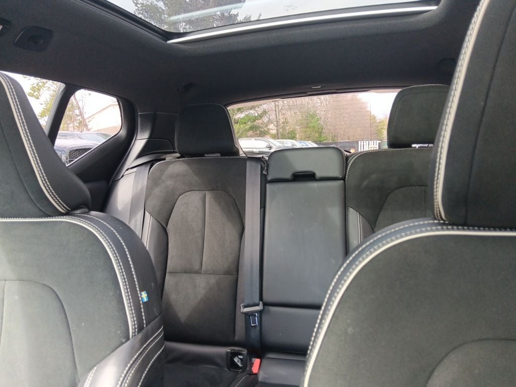 2021 Volvo XC40 Recharge Pure Electric P8